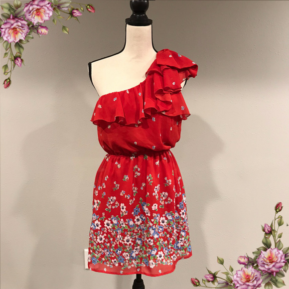 eyelash couture Dresses & Skirts - MAKE AN OFFER ;) One Shoulder Floral red Dress